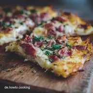 Knusprige Kartoffelpizzen Deftige R&ouml;stiPizza mit Speck und Bergk&auml;se