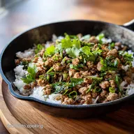 Reis-Hackfleisch-Pfanne mit Paprika