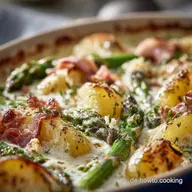 Spargelauflauf mit Kartoffeln und Speck: Der cremige Fr&uuml;hlingshit.